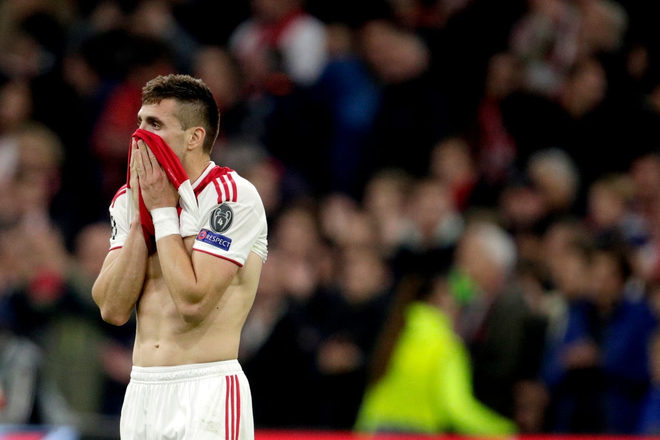 Những hình ảnh tràn ngập đau thương của Ajax Amsterdam sau khi bị đội bóng của Son Heung-min kết liễu ở giây bù giờ cuối cùng - Ảnh 13.