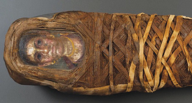 Bí ẩn những bức chân dung xác ướp Ai Cập cổ: Vẽ chính chủ và đa phần là nguyên liệu ngoại - Ảnh 2.