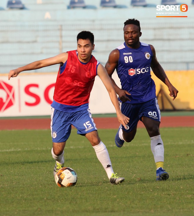 Quang Hải bị quá tải sau Kings Cup, được HLV trưởng Hà Nội FC đặc cách khi về tới Việt Nam - Ảnh 16.