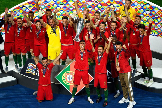 Biểu cảm hài hước của Ronaldo sau khi cùng đồng đội tuyển Bồ Đào Nha làm nên lịch sử ở UEFA Nations League - Ảnh 3.
