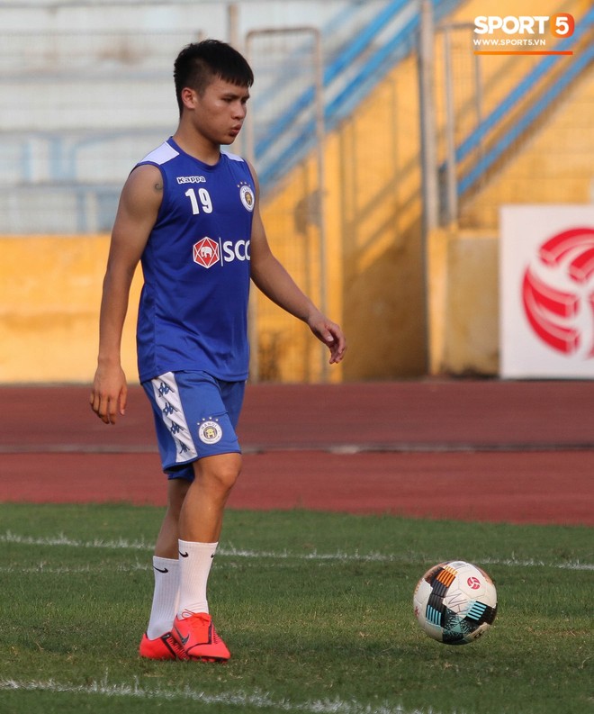 Quang Hải bị quá tải sau Kings Cup, được HLV trưởng Hà Nội FC đặc cách khi về tới Việt Nam - Ảnh 4.