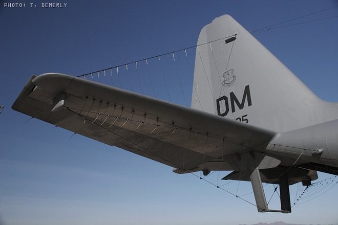 Mỹ đem máy bay tác chiến điện tử khổng lồ tới Ba Lan để nắn gân Nga? - Ảnh 13.