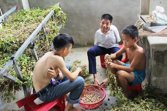 Kỳ tích của chàng sinh viên “chim cánh cụt” - Ảnh 3.