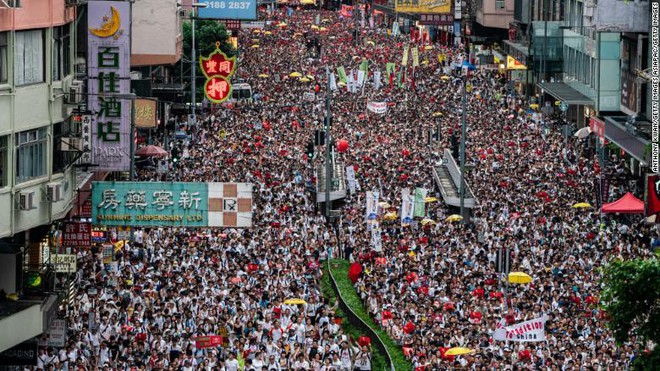 Dự luật dẫn độ khiến dân Hồng Kông dậy sóng phẫn nộ: Chuyện dễ hiểu mà khó phân xử - Ảnh 3.