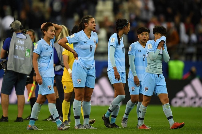 Thua đậm nhất lịch sử World Cup, cầu thủ nữ Thái Lan hoảng loạn và khóc nhiều - Ảnh 2.