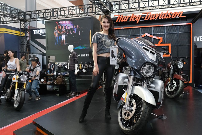 Ngắm dàn mô tô Harley-Davidson, Triumph và Royal Enfield tiền tỷ tại Hà Nội - Ảnh 2.