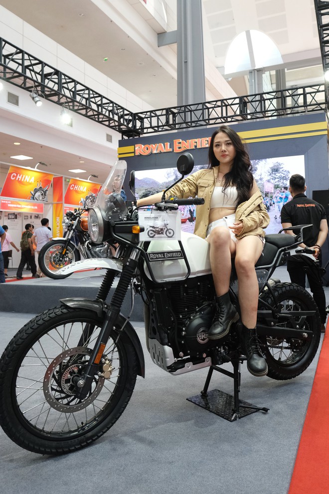 Ngắm dàn mô tô Harley-Davidson, Triumph và Royal Enfield tiền tỷ tại Hà Nội - Ảnh 12.