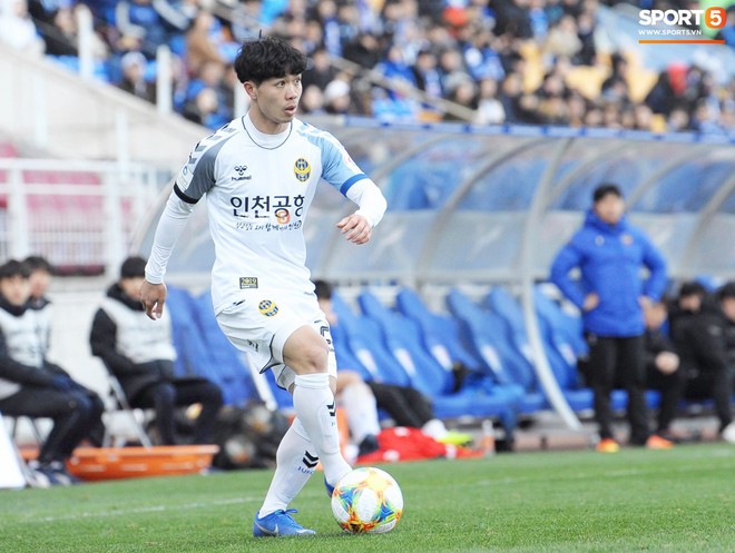 HLV Incheon United: Công Phượng thất bại ở Hàn Quốc vì không thể chơi cho một đội bóng chỉ biết phòng ngự - Ảnh 2.