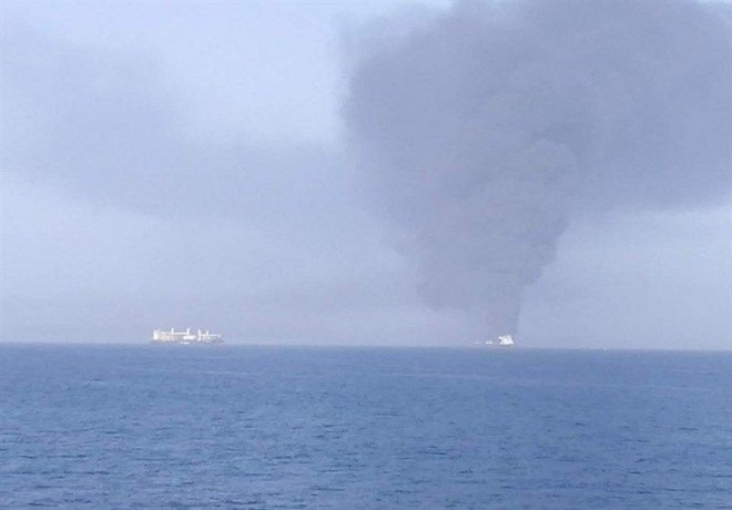 Hoa Kỳ vừa phát hiện thủ phạm tấn công 2 siêu tàu dầu - Hạm đội 5 Mỹ nhận tín hiệu khẩn nguy - Ảnh 12.
