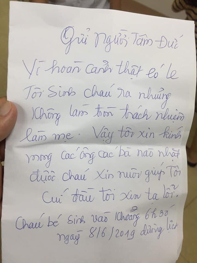 Em bé 6 ngày tuổi bị bỏ rơi trong thùng carton, tờ giấy đi kèm khiến nhiều người rưng rưng - Ảnh 3.