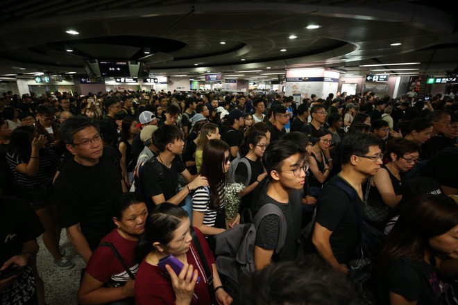 Người dân kết thúc biểu tình, trở về nhà, TT Trump có thể gặp ông Tập bàn về Hong Kong - Ảnh 43.