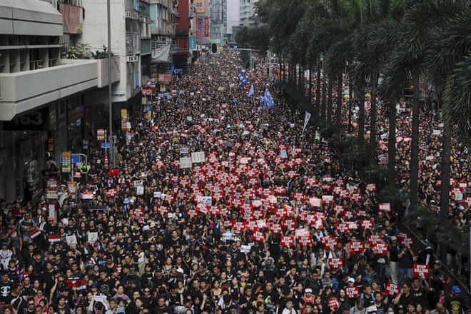 Người dân kết thúc biểu tình, trở về nhà, TT Trump có thể gặp ông Tập bàn về Hong Kong - Ảnh 19.