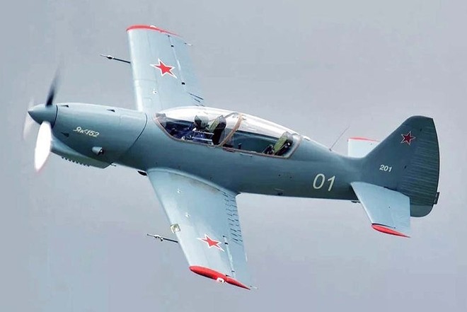 [ẢNH] Yak-152, sự thay thế hoàn hảo cho lão tướng Yak-52 - Ảnh 7.