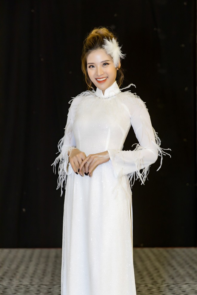 Hoa hậu Phan Hoàng Thu bất ngờ trở lại với sàn catwalk - Ảnh 4.