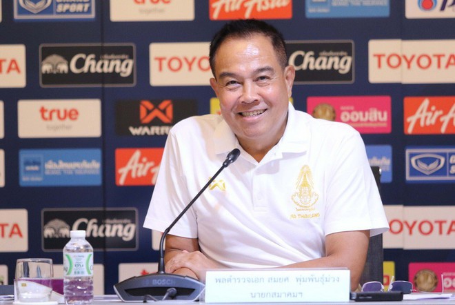 Chủ tịch Liên đoàn bóng đá Thái Lan: Chọn HLV như chơi xổ số, giờ CĐV Thái Lan muốn gì? - Ảnh 1.