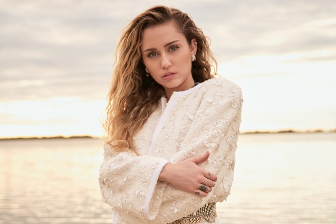 Miley Cyrus: Nàng công chúa Disney chinh phục cả thế giới và chàng hoàng tử đời mình bằng cái điên bản năng - Ảnh 13.