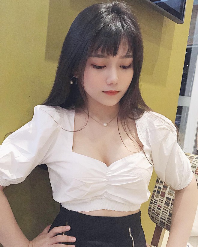 Girl xinh Bình Dương sinh năm 2001 được mệnh danh là “cực phẩm áo dài”: Áo trắng có làm anh say nắng? - Ảnh 12.