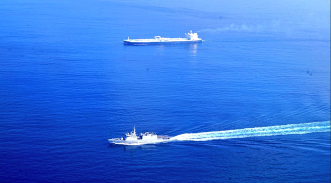 Ấn Độ triển khai tàu chiến đến Vịnh Ba Tư giữa căng thẳng Mỹ và Iran - Ảnh 1.