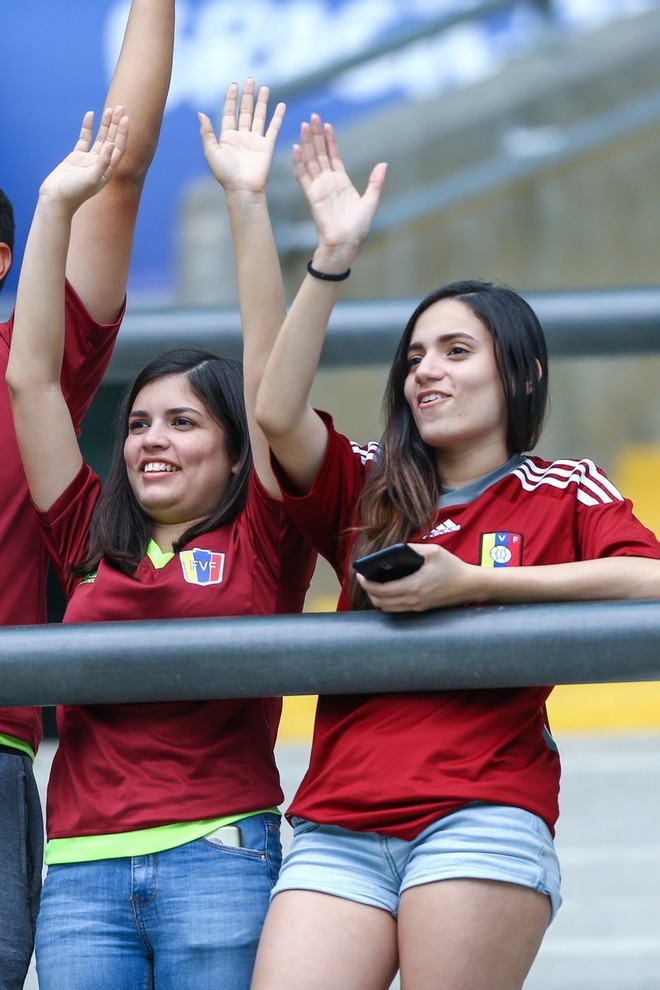 Bóng hồng đốt cháy khán đài Copa America 2019 - Ảnh 3.