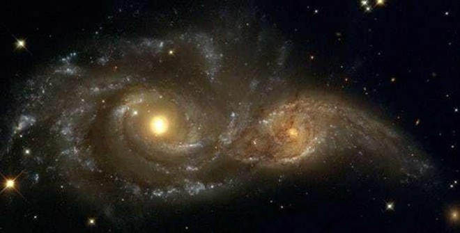 Kinh ngạc cảnh tượng ngoạn mục các thiên hà nuốt chửng nhau - Ảnh 2.