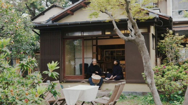 Cuộc sống hạnh phúc và bình yên của cặp vợ chồng người Nhật ở ngôi nhà nhỏ trên núi suốt 40 năm - Ảnh 1.