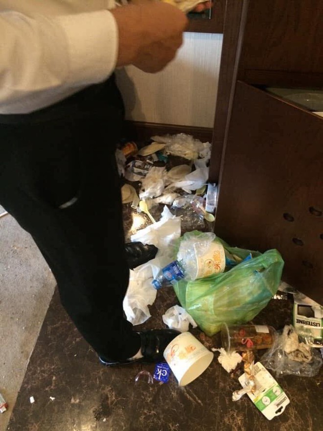Khách rời đi, nhân viên dọn phòng choáng váng chứng kiến bãi rác trong khách sạn  - Ảnh 1.