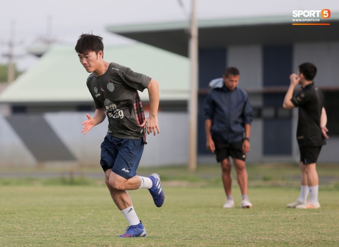 Phóng viên Thái Lan lý giải việc Xuân Trường biến mất ở Buriram United: Thể lực là nguyên nhân chính - Ảnh 2.