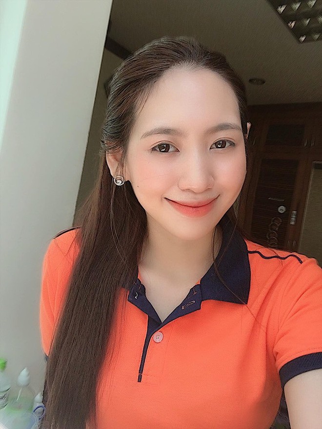 Ảnh đời thường của dàn mỹ nhân lọt top Miss World: Người mặt mộc không tì vết, nữ sinh 10x gây chú ý vì quá xinh - Ảnh 11.