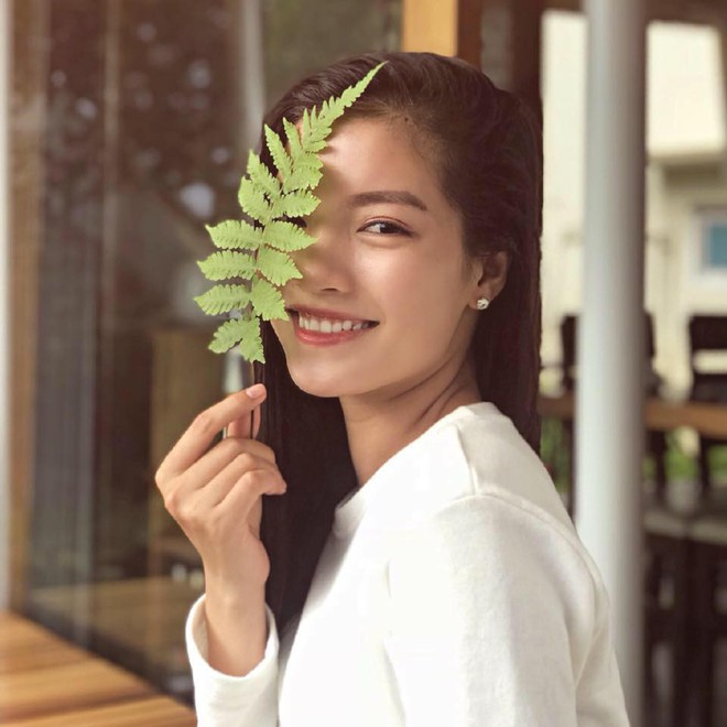 Ảnh đời thường của dàn mỹ nhân lọt top Miss World: Người mặt mộc không tì vết, nữ sinh 10x gây chú ý vì quá xinh - Ảnh 20.