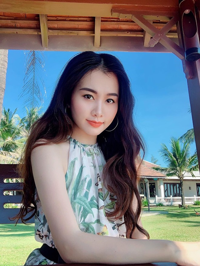 Nữ giám thị gây sốt mùa thi 2019: Ngoài đời nóng bỏng, đoạt giải cao trong cuộc thi người mẫu - Ảnh 14.