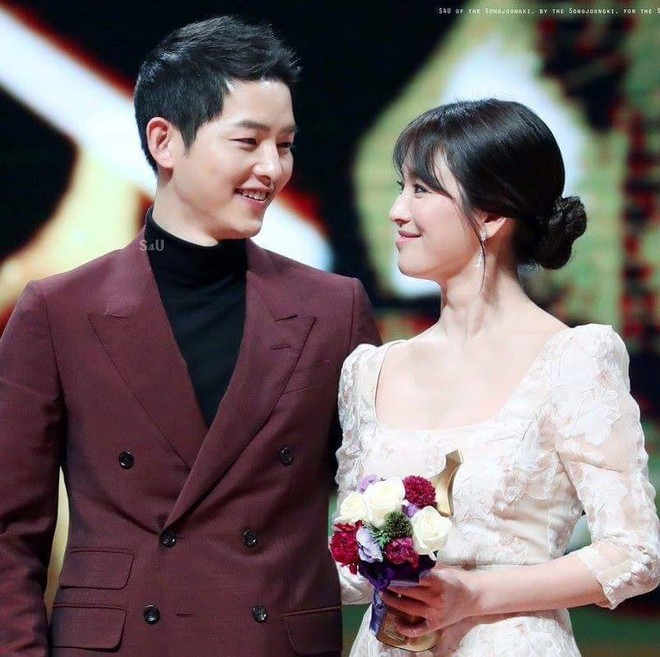 Điểm chung bất ngờ giữa 3 vụ ly hôn nổi tiếng showbiz châu Á: Song Joong Ki - Song Hye Kyo; Dương Mịch - Lưu Khải Uy và Trương Bá Chi - Tạ Đình Phong - Ảnh 4.