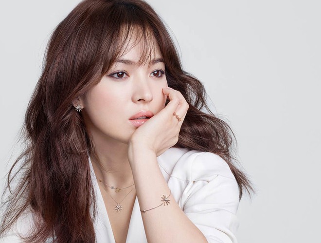 Song Hye Kyo có vấn đề gì mà từ Lee Byung Hun đến Song Joong Ki, người đàn ông nào cũng chủ động chạy “mất dép”? - Ảnh 5.