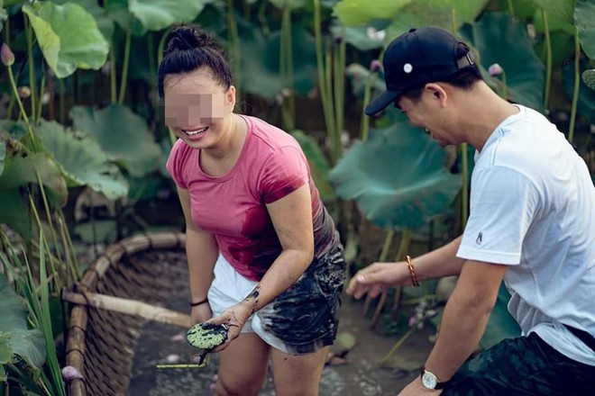 Đứng thuyền thúng chụp hình, cô nàng gặp tai nạn bất ngờ nhưng thái đó sau đó cực lạ  - Ảnh 3.