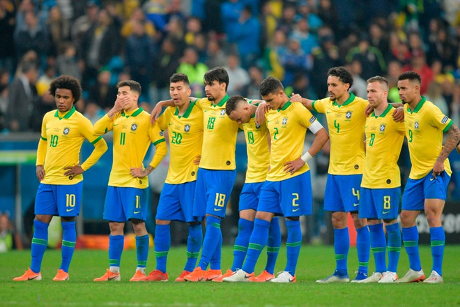 Hai lần rơi nước mắt trước khắc tinh, tuyển Brazil vỡ òa khi vượt qua tận cùng nỗi sợ hãi - Ảnh 2.