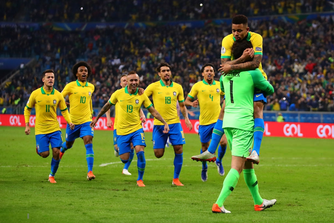 Hai lần rơi nước mắt trước khắc tinh, tuyển Brazil vỡ òa khi vượt qua tận cùng nỗi sợ hãi - Ảnh 6.