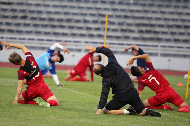 Công Phượng trầm lắng trong ngày hợp thành bộ tứ sành điệu ở đội tuyển Việt Nam - Ảnh 7.