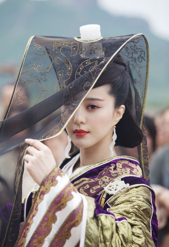 Giữa lùm xùm ly hôn, Song Hye Kyo bị “khui” chuyện chảnh chọe, mắc bệnh ngôi sao ở Trung Quốc - Ảnh 2.