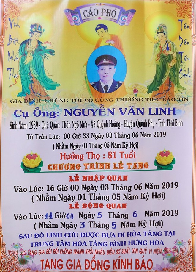 Phi Thanh Vân tiều tụy, ôm mẹ khóc trong đám tang cha ruột - Ảnh 5.