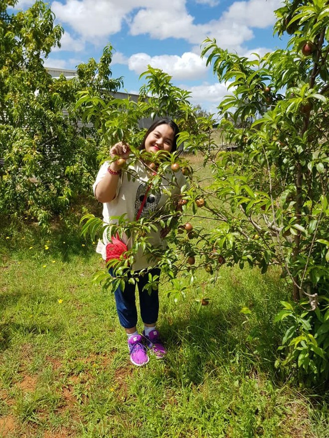 Nhờ lời dọa dẫm từ con riêng của bạn trai hơn 20 tuổi, cô gái quyết tâm làm dâu xứ người - Ảnh 10.