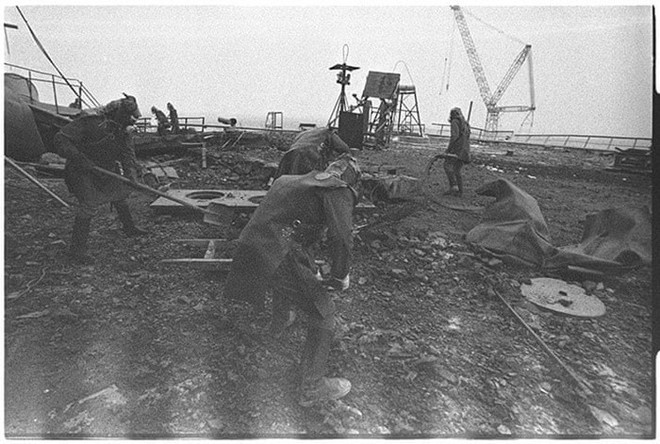 Những bức ảnh hơn vạn lời nói cho thấy mức độ khủng khiếp của thảm họa hạt nhân Chernobyl: Vùng đất chết chóc bao giờ mới hồi sinh? - Ảnh 8.