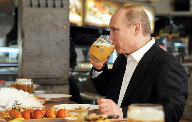 Hé lộ chế độ dinh dưỡng của TT Putin để giữ thân hình tráng kiện tuổi 65 - Ảnh 2.