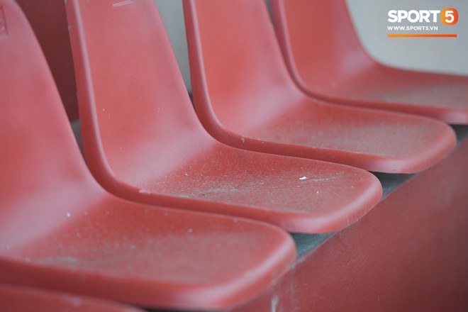 Sự cố khiến tất cả phải giật mình tại sân vận động Phú Thọ trước trận U23 Việt Nam gặp U23 Myanmar - Ảnh 4.