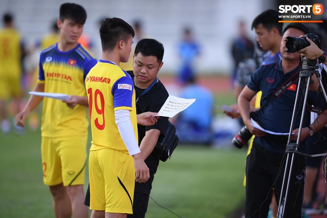 Bùi Tiến Dũng thích thú vì thu được 500k tiền phạt của U23 Việt Nam - Ảnh 3.