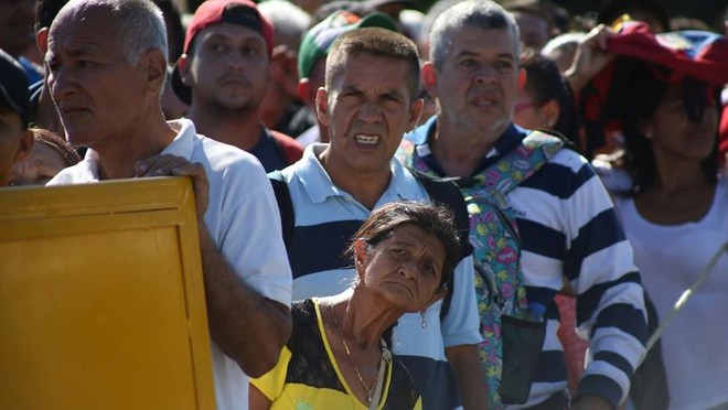 Ông Maduro mở lại biên giới với Colombia sau 4 tháng đóng cửa - Ảnh 3.