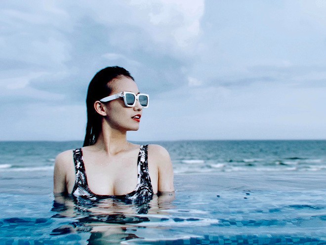 Hội bạn thân chăm diện bikini khoe ba vòng nóng bỏng nhất showbiz Việt - Ảnh 1.