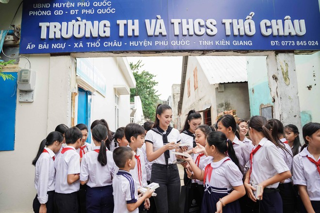 Hành trình Từ Trái Tim: Trao gửi khát vọng khởi nghiệp kiến quốc đến vùng biển đảo - Ảnh 14.