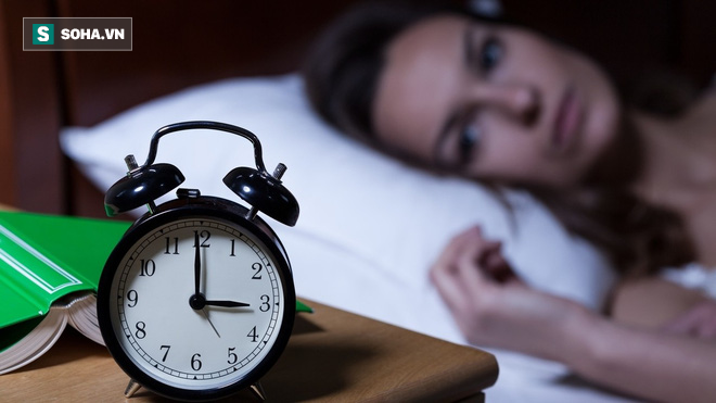 Tỉnh giấc lúc 3-4 giờ sáng rồi không thể ngủ tiếp: Bạn có thể đã mắc một trong 5 bệnh này - Ảnh 1.