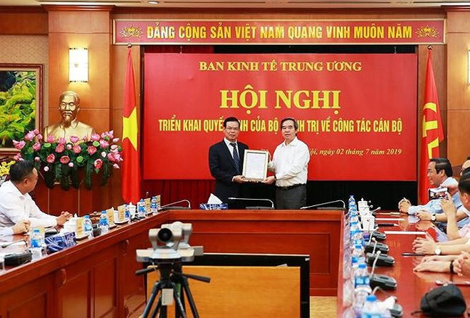 Những nhân sự mới được Bộ Chính trị, Ban Bí thư điều động, luân chuyển - Ảnh 5.