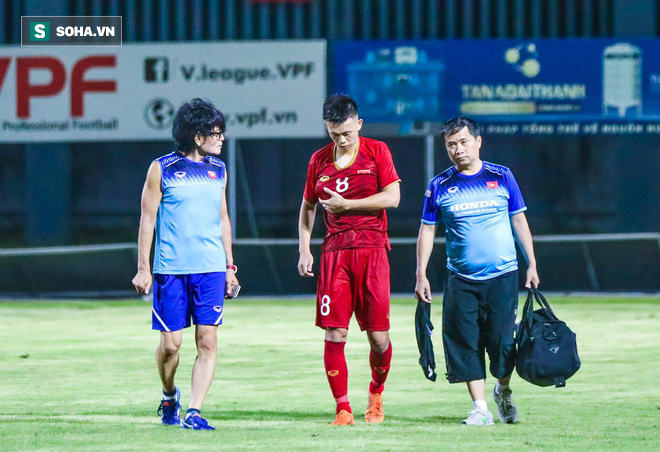 Đội trưởng U22 Việt Nam nhập viện, đồng đội hài lòng với chiến thắng trước đàn em U18 - Ảnh 2.