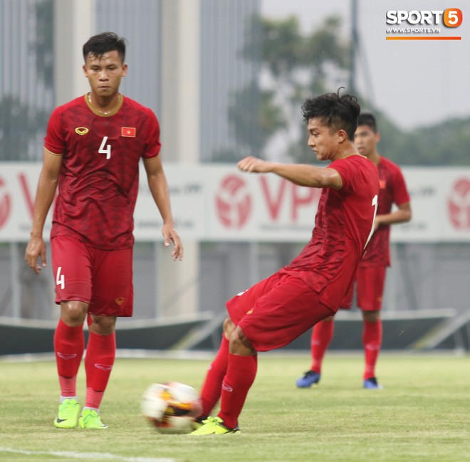 Đánh bại U18 Việt Nam, HLV Park Hang-seo phát hiện nhân tố thay thế Đình Trọng tại SEA Games - Ảnh 10.